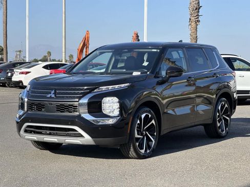 Used 2024 Mitsubishi Outlander SE image 6