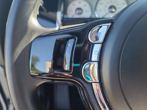 Used 2015 Rolls-Royce Ghost image 22