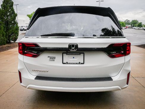 New 2026 Honda Odyssey EX-L image 9
