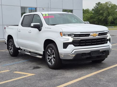 Used 2023 Chevrolet Silverado 1500 LT AWD/4WD image 2