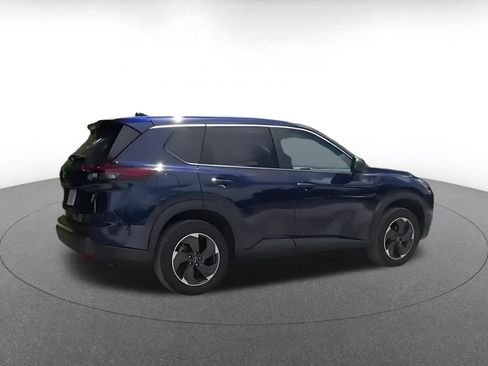 Used 2025 Nissan Rogue SV FWD image 14
