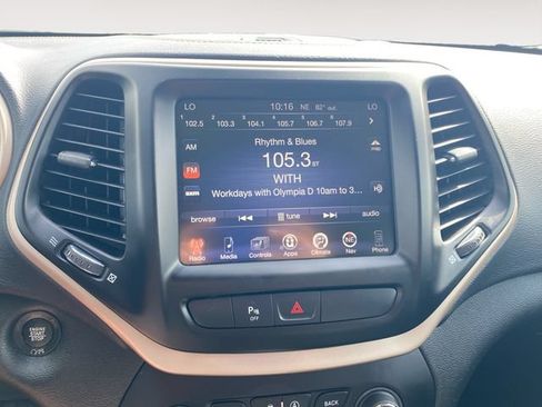Used 2018 Jeep Cherokee Limited AWD/4WD image 22