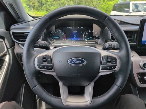Certified 2023 Ford Explorer XLT w/ Equipment Group 202A AWD/4WD image 36