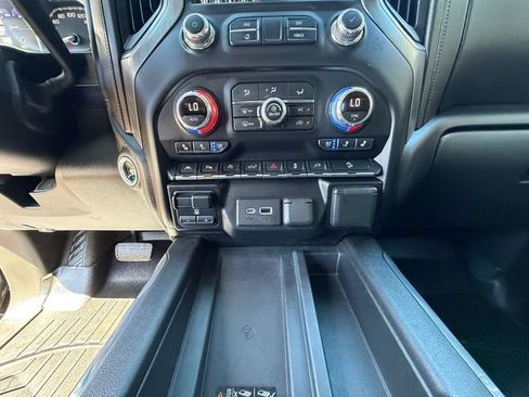 Used 2020 GMC Sierra 1500 Denali w/ Technology Package AWD/4WD image 12
