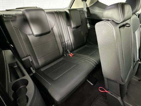 Used 2023 Volkswagen Atlas SE image 26