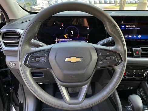 Used 2025 Chevrolet TrailBlazer LT FWD image 13