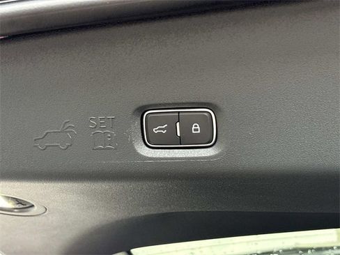 New 2025 Lincoln Navigator Reserve w/ Jet Appearance Package image 13