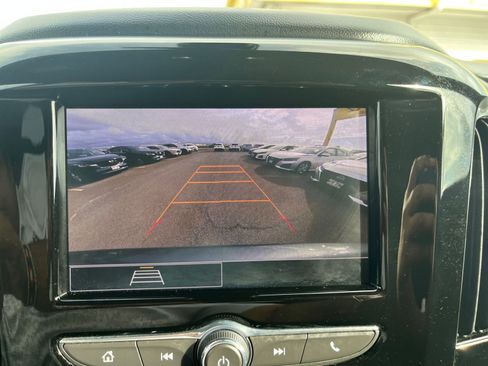 Used 2023 Chevrolet Traverse LT image 17