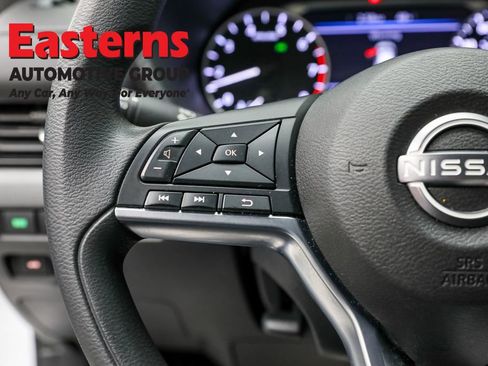 Used 2024 Nissan Sentra SV image 28