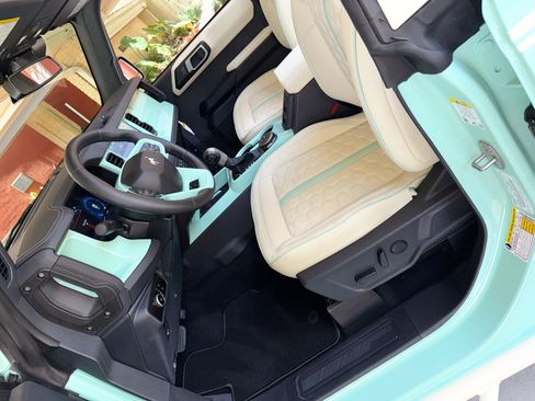 Used 2025 Ford Bronco Outer Banks AWD/4WD image 16