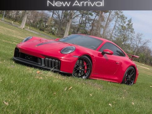 Used 2025 Porsche 911 Carrera GTS RWD image 2