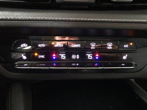 Used 2022 Buick Envision Preferred FWD image 25