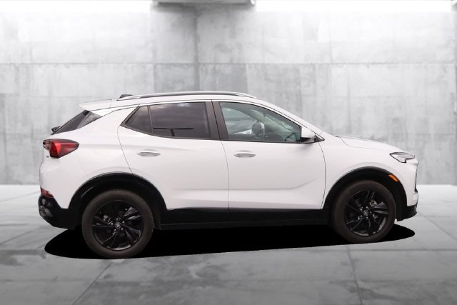 Used 2024 Buick Encore GX Sport Touring FWD image 5