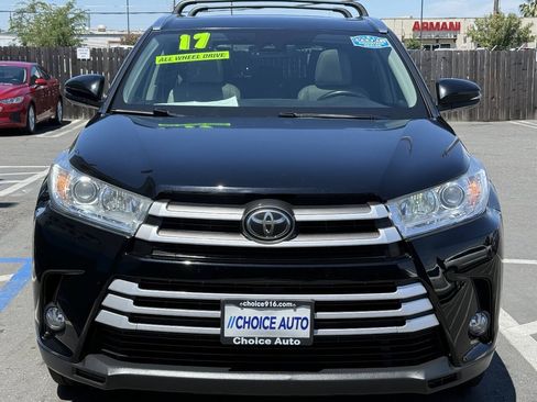 Used 2017 Toyota Highlander XLE AWD/4WD image 2