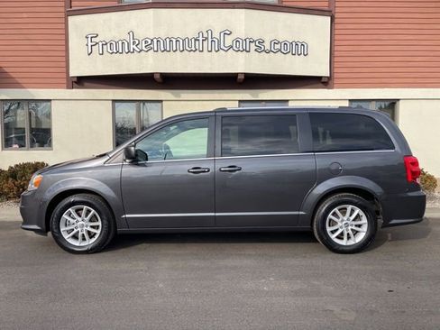 Used 2019 Dodge Grand Caravan SXT image 4
