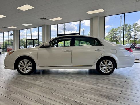 Used 2011 Toyota Avalon FWD image 4