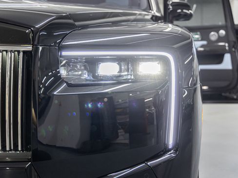 New 2026 Rolls-Royce Cullinan Black Badge image 23