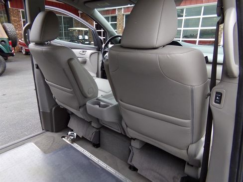 Used 2013 Honda Odyssey EX-L image 25