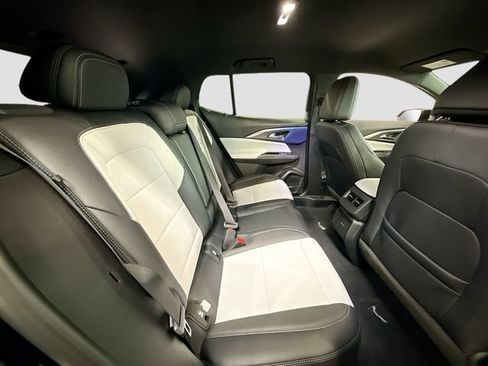 New 2026 Chevrolet Equinox EV LT image 27