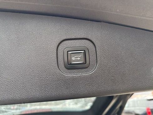 Used 2017 Chevrolet Equinox Premier w/ Enhanced Convenience Package image 49