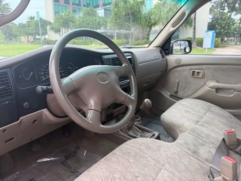 Used 2002 Toyota Tacoma 2WD Regular Cab image 8