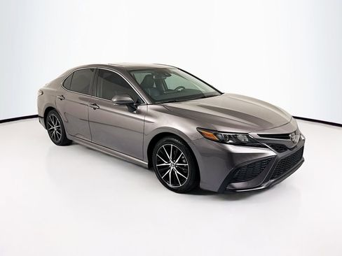 Used 2024 Toyota Camry SE w/ Audio Upgrade Package image 3