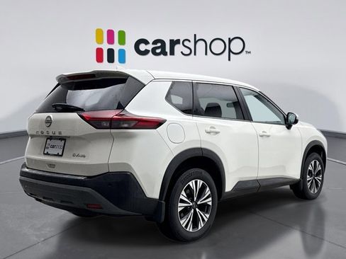 Used 2023 Nissan Rogue SV image 5