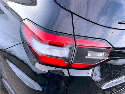 Used 2025 Honda Pilot Black Edition image 28