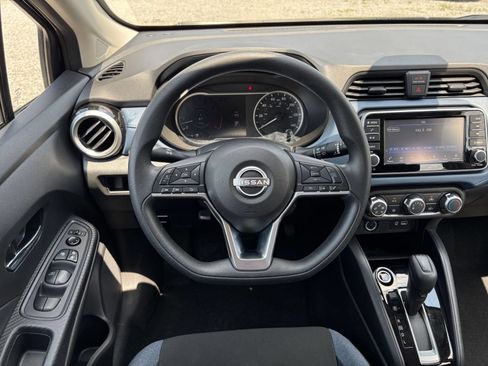 Used 2025 Nissan Versa SV FWD image 31