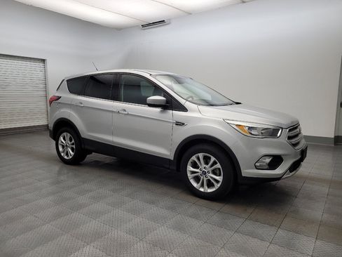 Used 2019 Ford Escape SE image 11