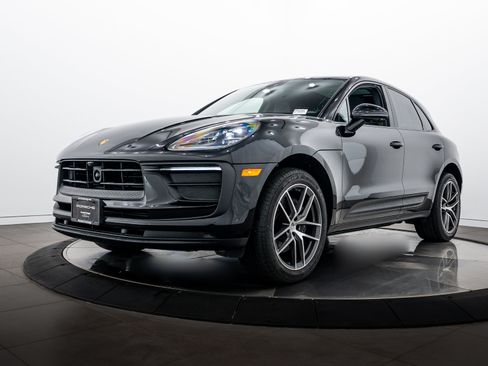 Certified 2023 Porsche Macan AWD/4WD image 1