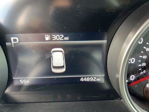 Certified 2024 Kia Carnival LX image 13