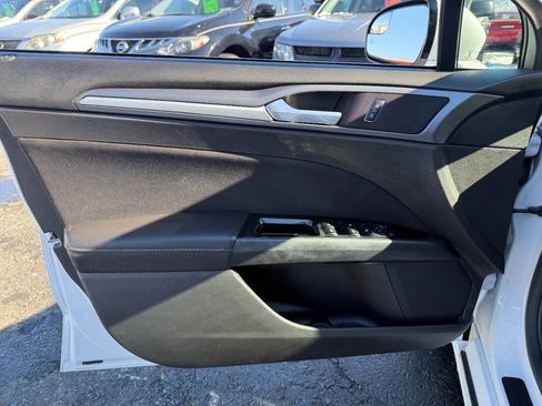 Used 2015 Ford Fusion SE image 15
