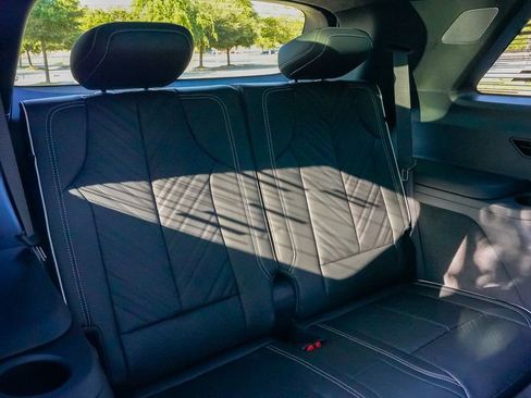 Used 2026 Cadillac Vistiq Platinum image 15