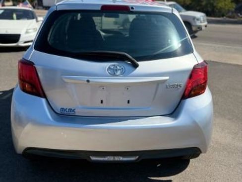 Used 2015 Toyota Yaris L image 5
