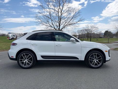 Certified 2026 Porsche Macan Turbo AWD/4WD image 8