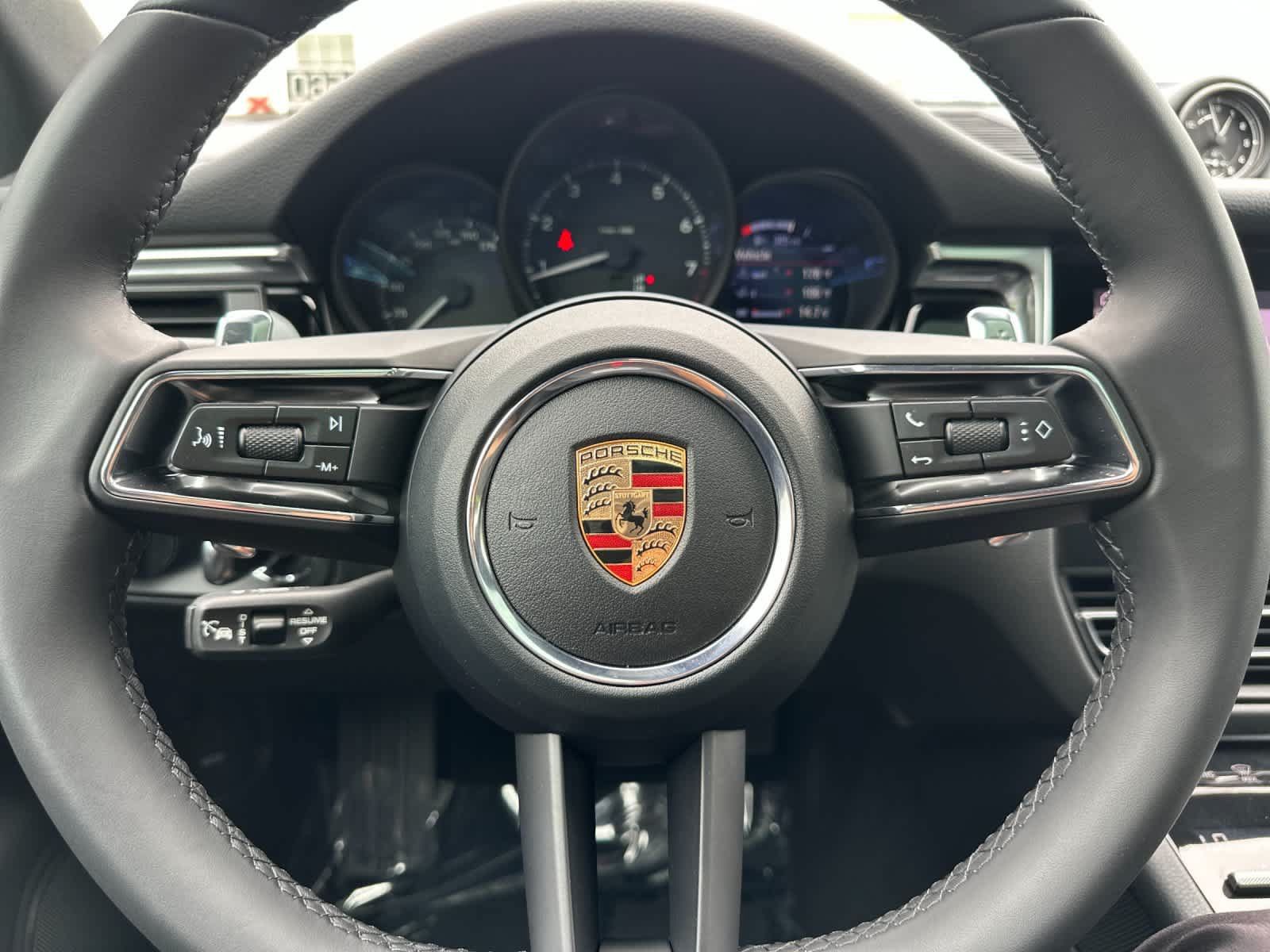Certified 2026 Porsche Macan AWD/4WD image 26