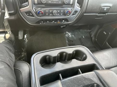 Used 2018 GMC Sierra 2500 SLT w/ Duramax Plus Package AWD/4WD image 26