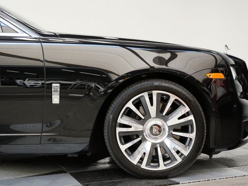 Used 2019 Rolls-Royce Ghost Extended Wheelbase RWD image 57