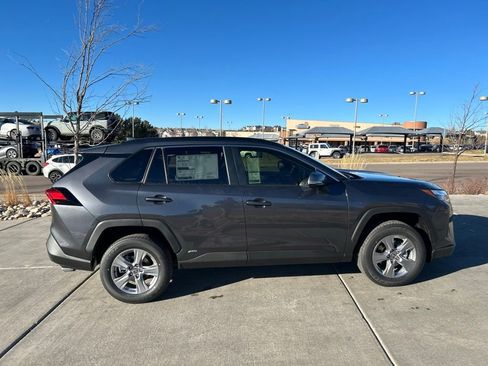 Used 2025 Toyota RAV4 XLE image 9