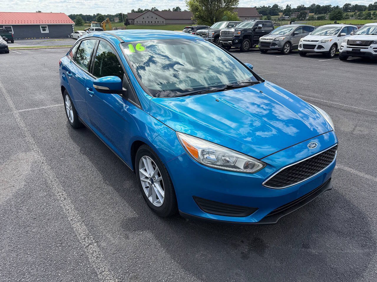 Used 2016 Ford Focus SE w/ SE Cold Weather Package FWD image 1