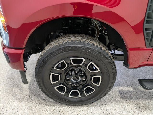 Used 2025 Ford F250 Platinum AWD/4WD image 12