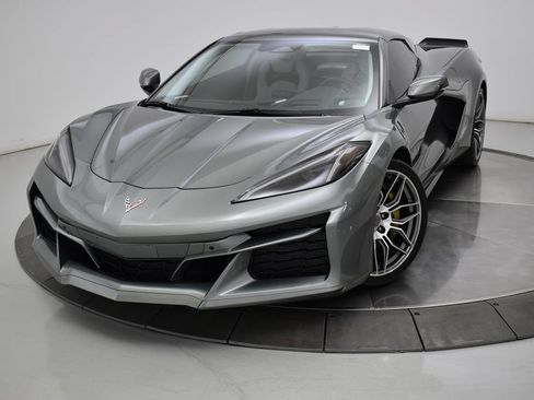 Used 2024 Chevrolet Corvette Z06 RWD image 8