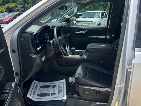 Used 2022 GMC Sierra 1500 SLT w/ SLT Premium Plus Package AWD/4WD image 12