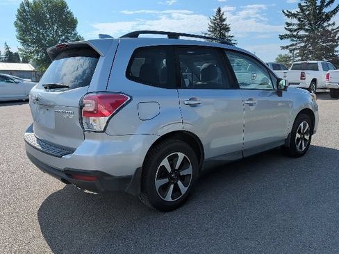 Used 2017 Subaru Forester 2.5i Premium w/ All-Weather Package AWD/4WD image 3
