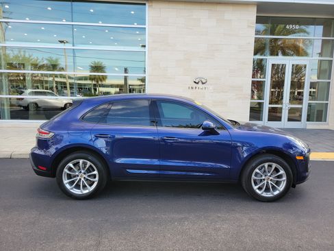 Used 2024 Porsche Macan image 3
