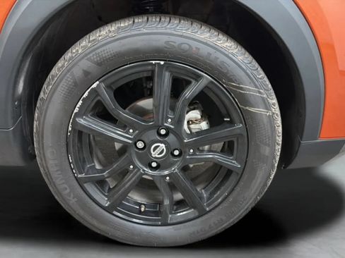 Used 2019 Nissan Kicks SR w/ Exterior Package FWD image 24