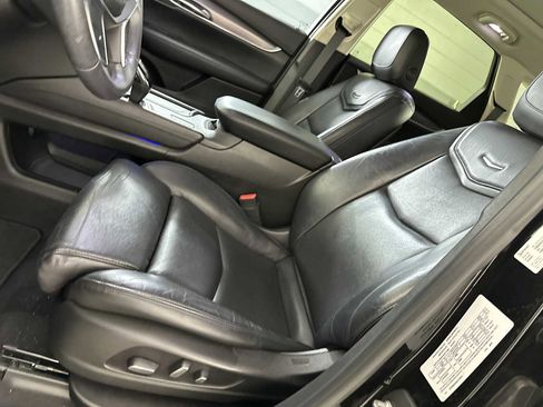 Used 2017 Cadillac XT5 Luxury image 11