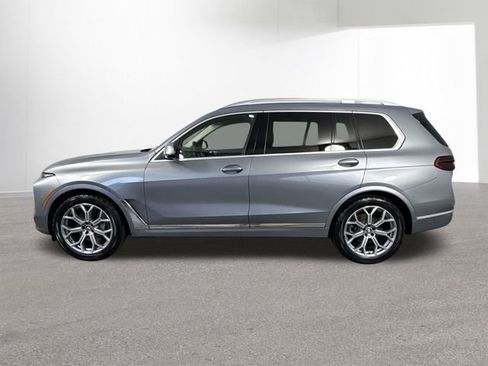 Used 2025 BMW X7 xDrive40i w/ Premium Package AWD/4WD image 31