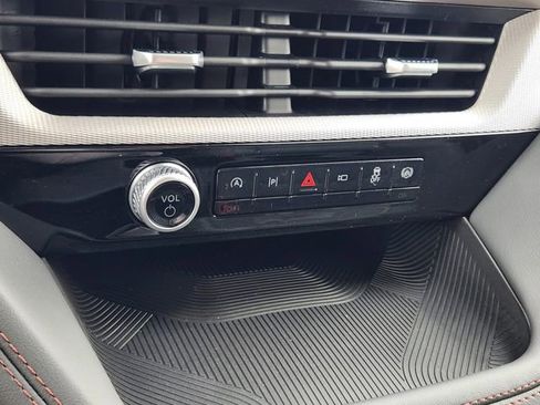 New 2026 Ford Explorer Active w/ Active Comfort Package image 19